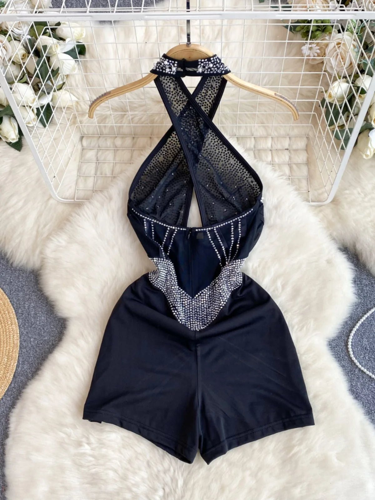 Tutina Corta con Strass e Scollo a Incrocio - Nero Elegante - Rosboutiquechic