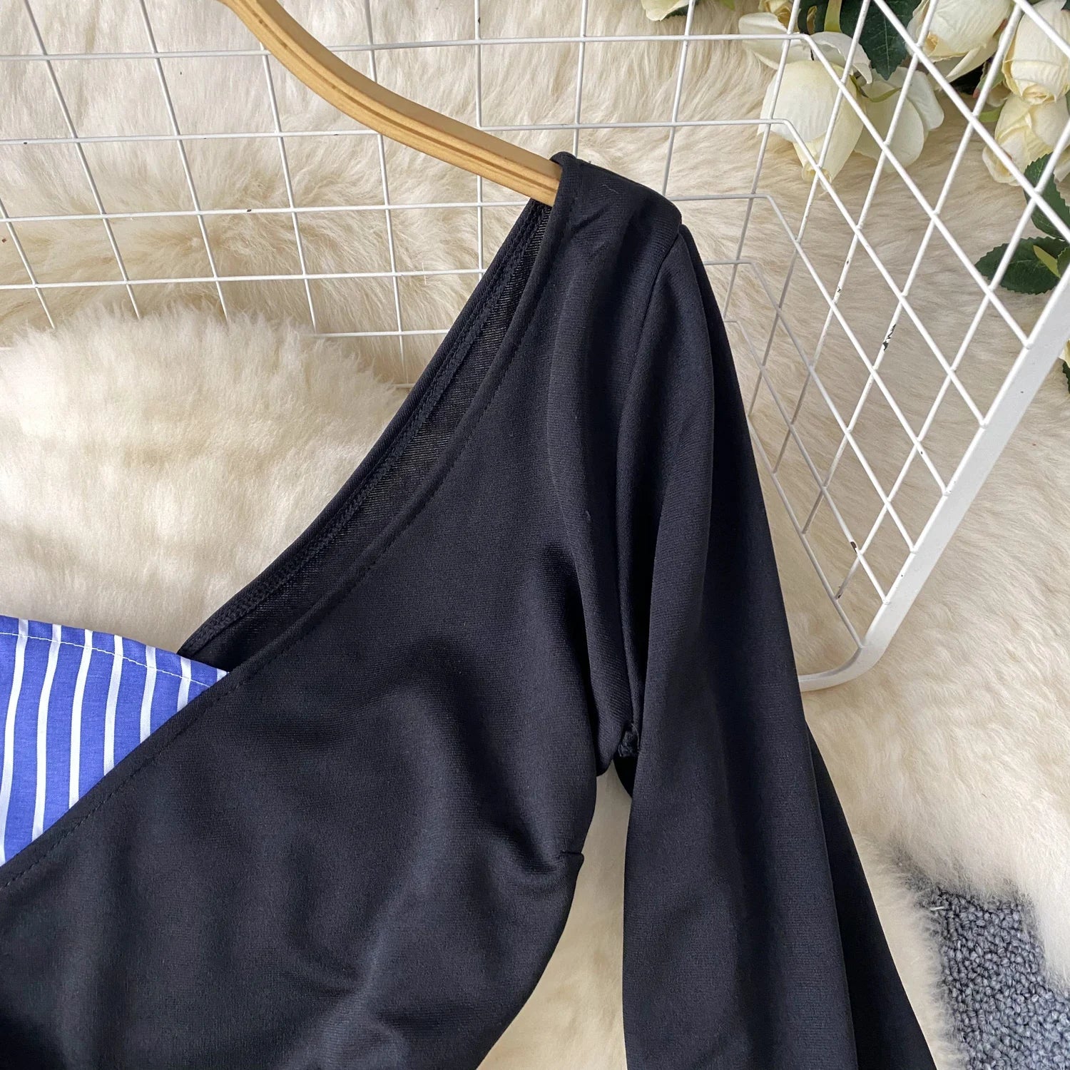 Vestito con Dettaglio Camicia Rigata e Drappeggio - Rosboutiquechic